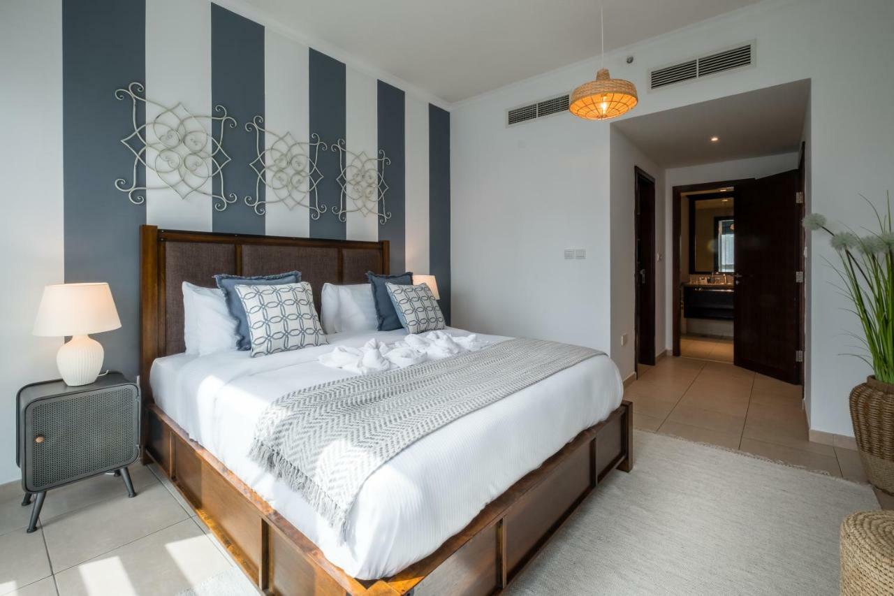 Maison Privee - Exclusive Apt With Burj Khalifa Next Door Dubai Exterior photo